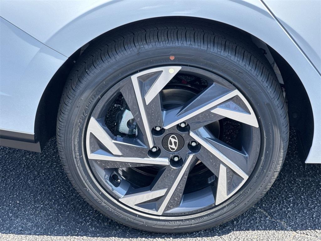 new 2025 Hyundai Elantra car, priced at $27,450