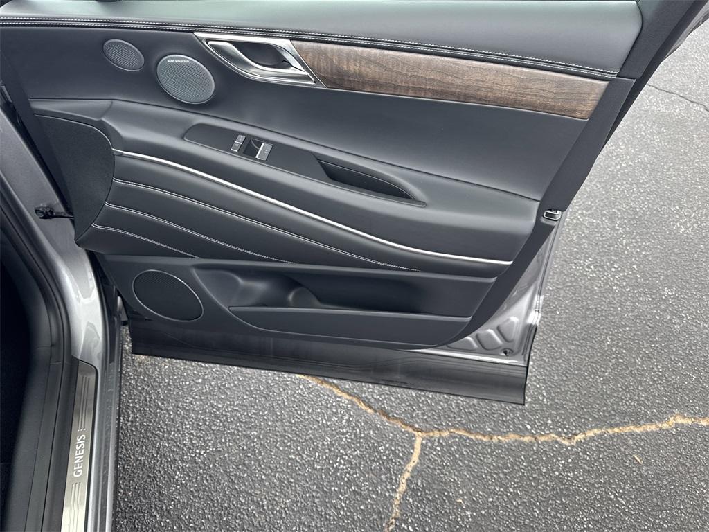 new 2025 Genesis GV80 car, priced at $73,930