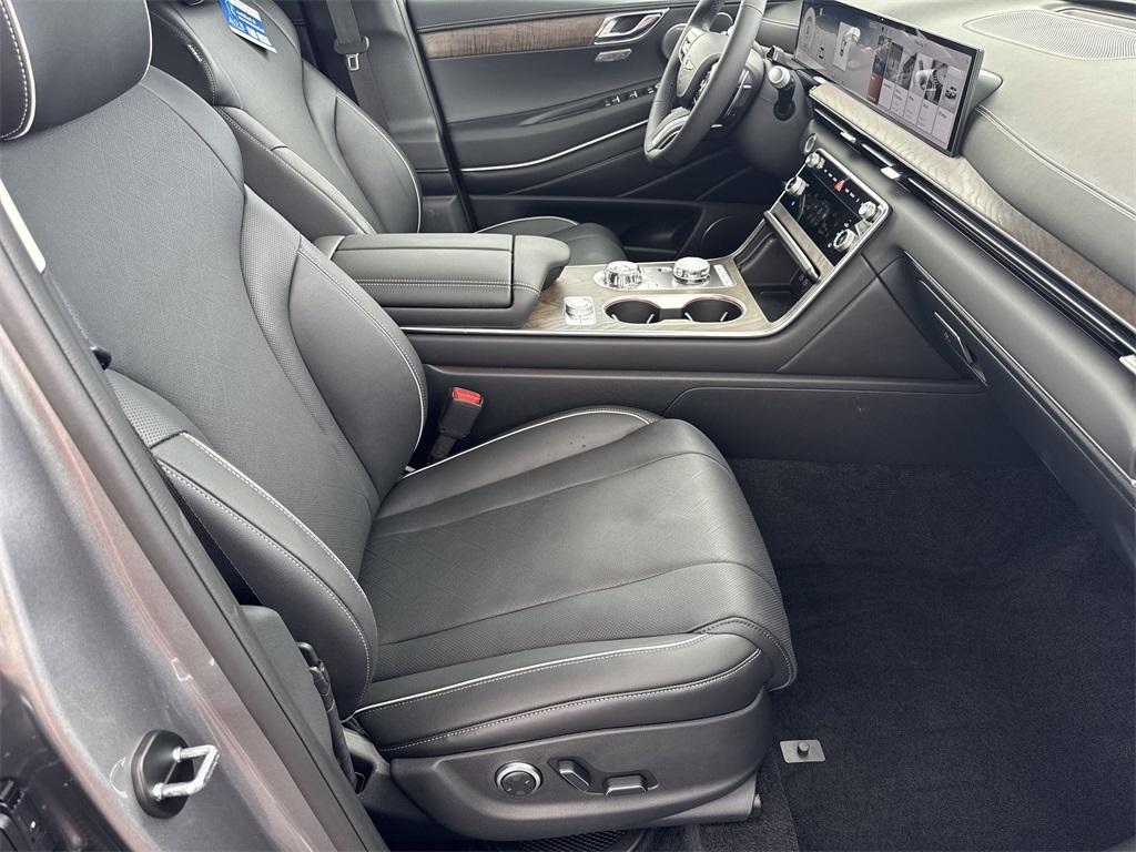 new 2025 Genesis GV80 car, priced at $73,930