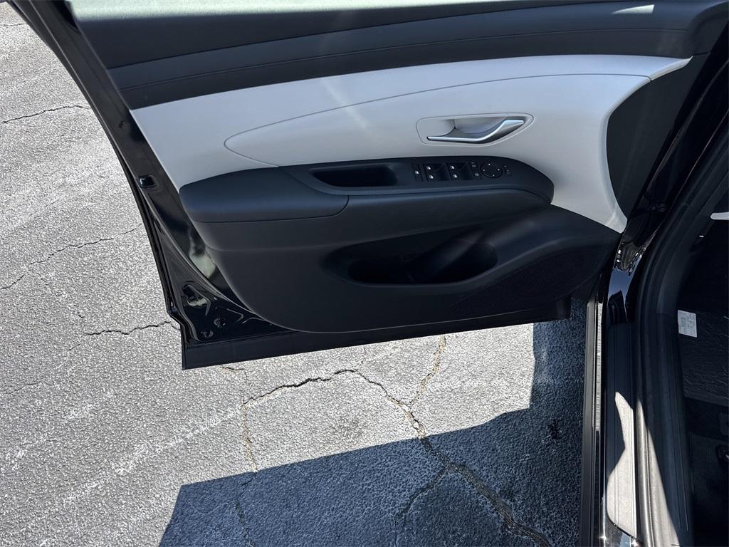 new 2025 Hyundai TUCSON Hybrid car, priced at $34,715