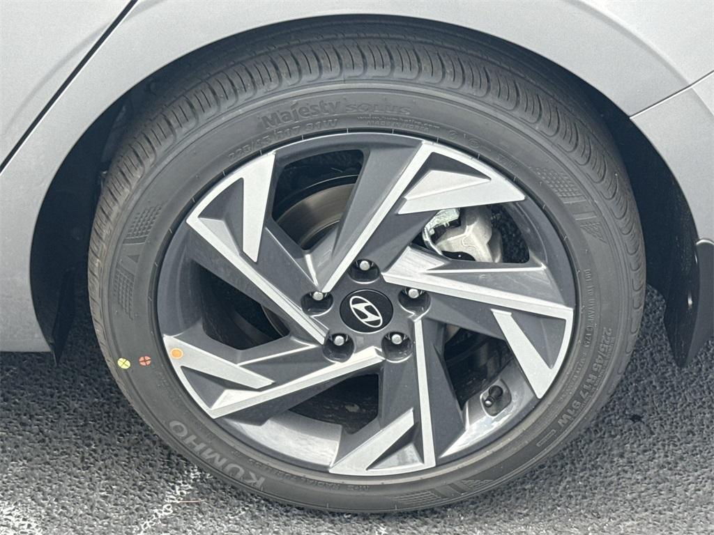 new 2025 Hyundai Elantra car, priced at $23,370