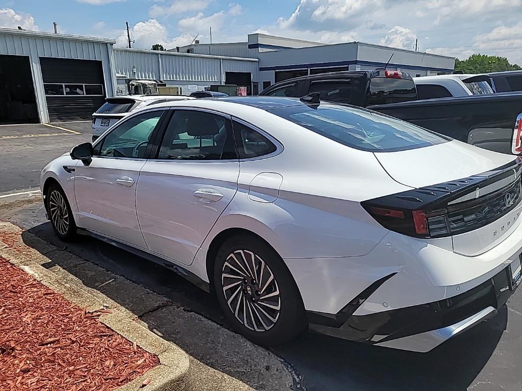used 2024 Hyundai Sonata Hybrid car, priced at $31,991