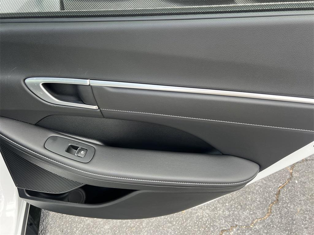 used 2024 Hyundai Sonata Hybrid car, priced at $30,592