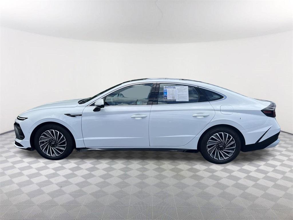 used 2024 Hyundai Sonata Hybrid car, priced at $30,592