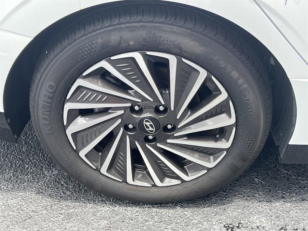 used 2024 Hyundai Sonata Hybrid car, priced at $30,592