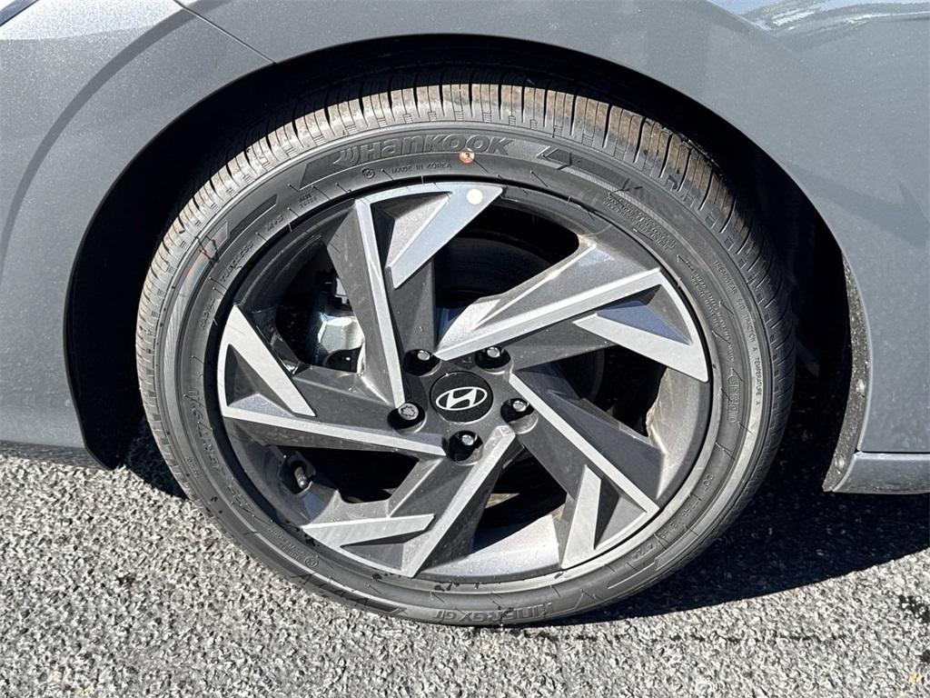 new 2025 Hyundai Elantra car, priced at $25,490