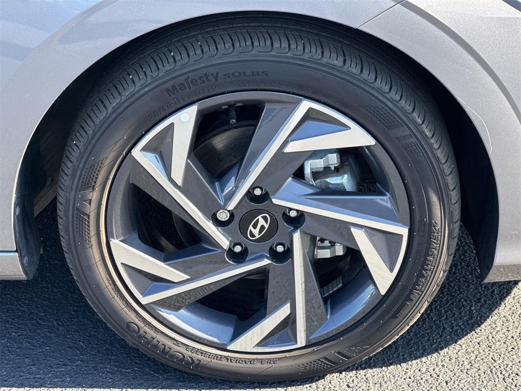 used 2025 Hyundai Elantra car, priced at $20,891