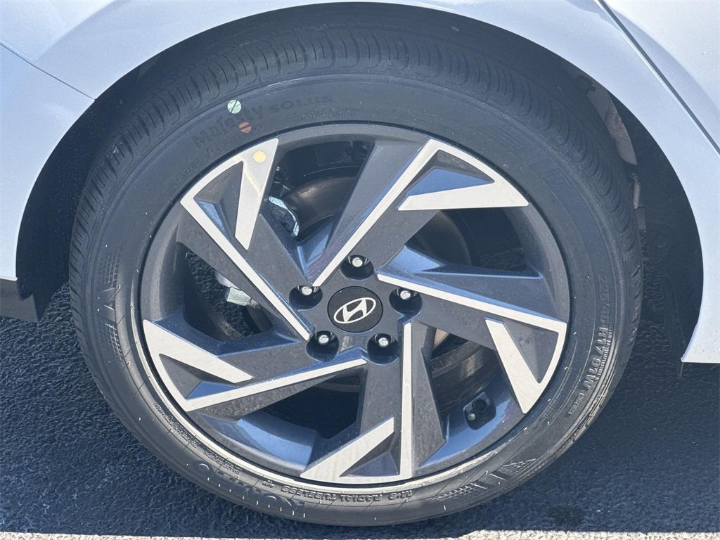 new 2025 Hyundai Elantra car, priced at $23,915
