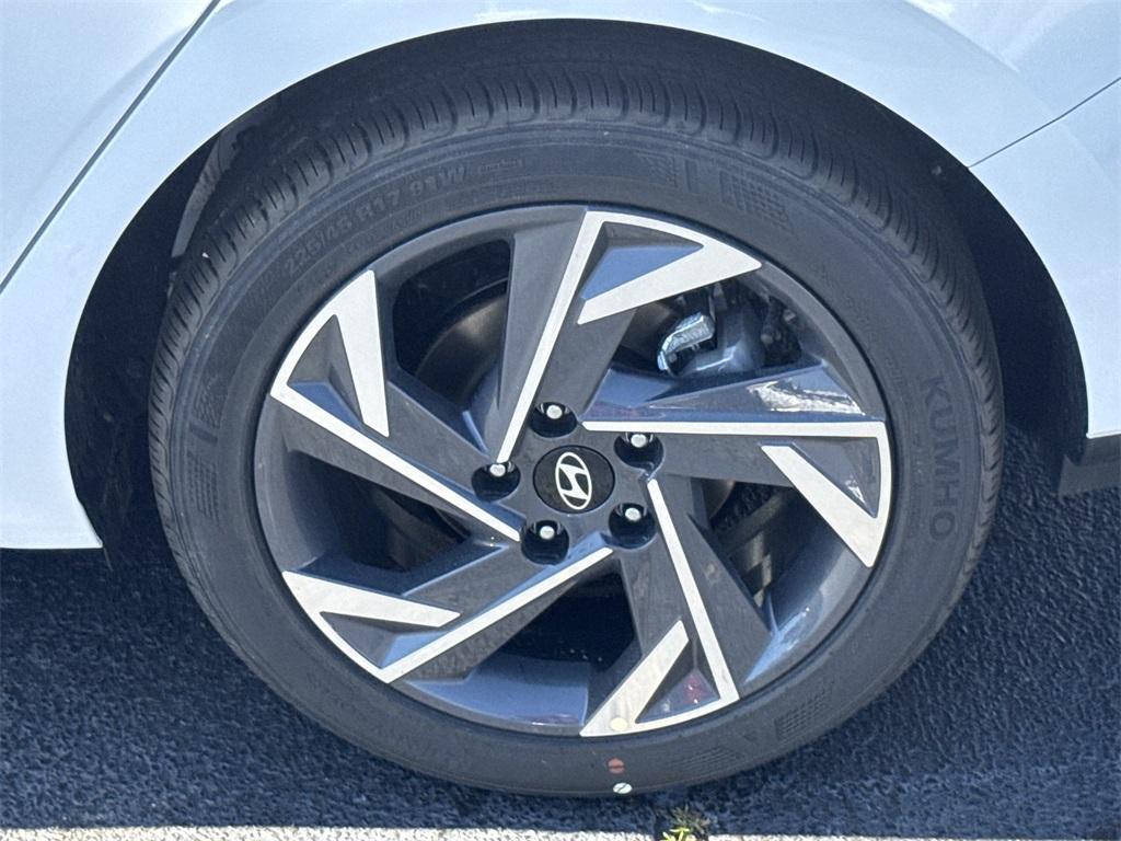 new 2025 Hyundai Elantra car, priced at $23,915