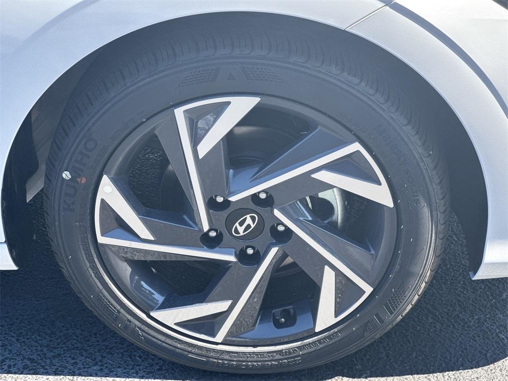new 2025 Hyundai Elantra car, priced at $23,915