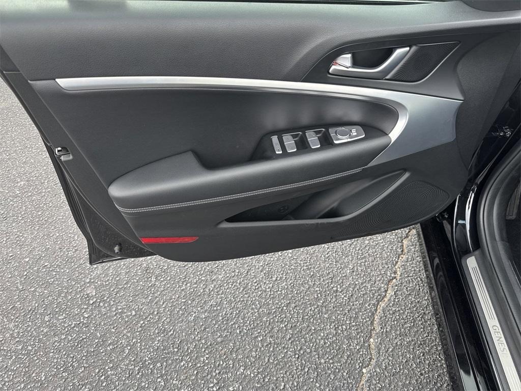 new 2025 Genesis G70 car, priced at $44,245