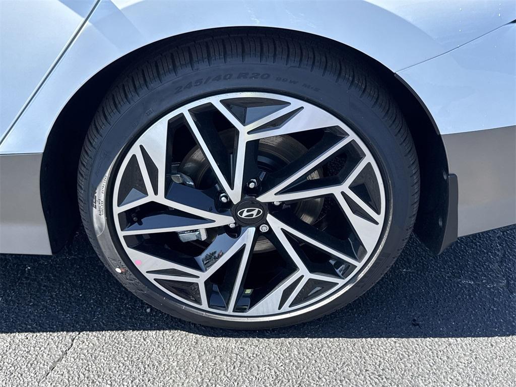 new 2025 Hyundai IONIQ 6 car, priced at $39,200