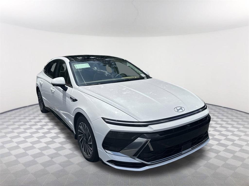 new 2025 Hyundai Sonata Hybrid car, priced at $38,210