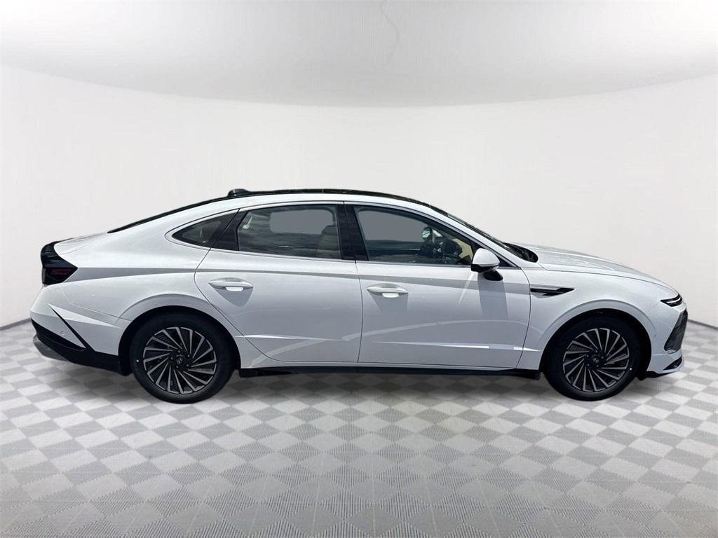 new 2025 Hyundai Sonata Hybrid car, priced at $38,210