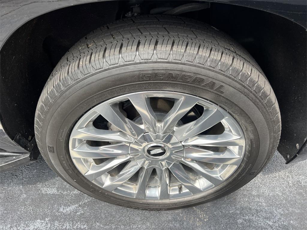 used 2023 Cadillac Escalade ESV car, priced at $69,991