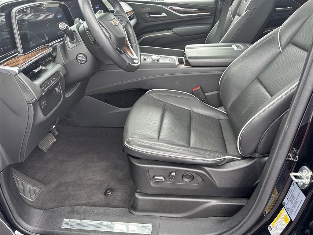 used 2023 Cadillac Escalade ESV car, priced at $67,991