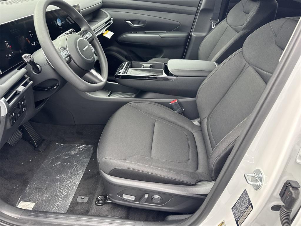 new 2025 Hyundai TUCSON Hybrid car, priced at $35,420