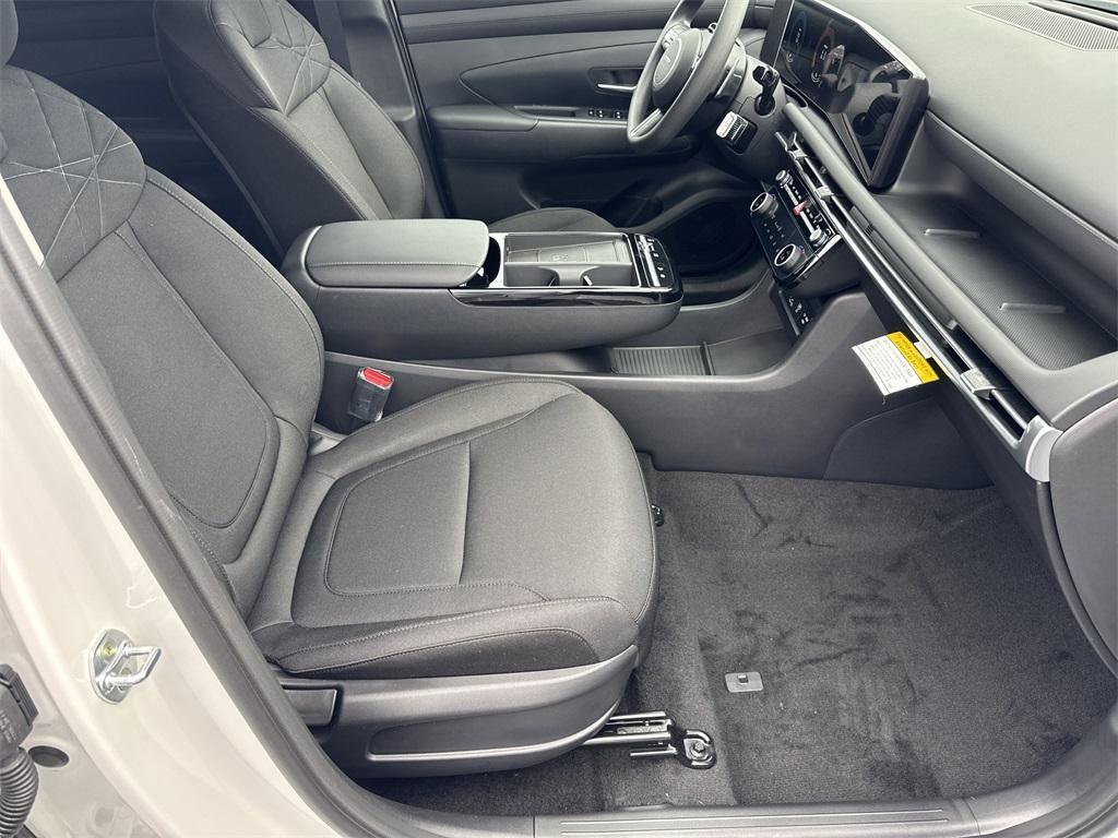 new 2025 Hyundai TUCSON Hybrid car, priced at $35,420
