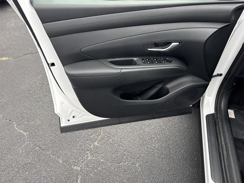 new 2025 Hyundai TUCSON Hybrid car, priced at $35,420