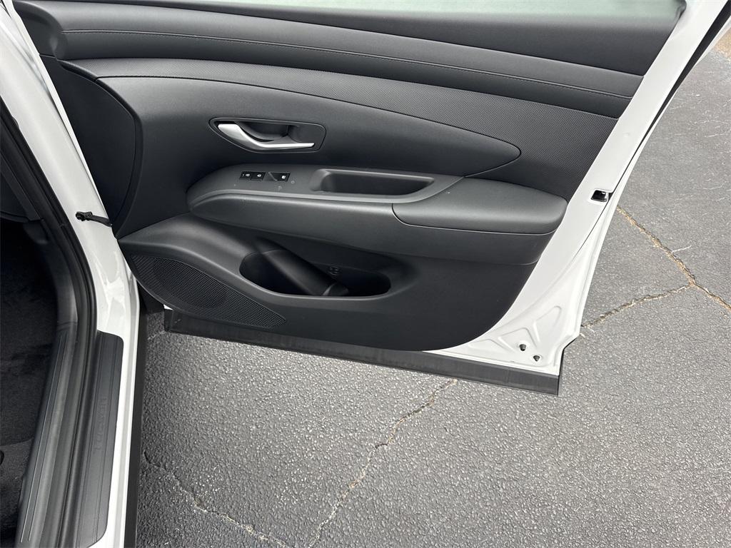 new 2025 Hyundai TUCSON Hybrid car, priced at $35,420