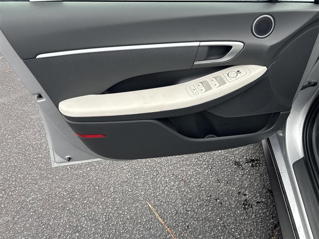 new 2025 Hyundai Sonata car, priced at $26,610