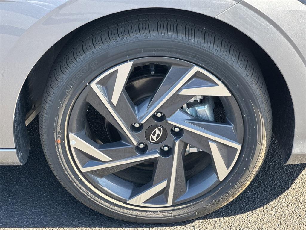 new 2025 Hyundai ELANTRA HEV car, priced at $27,085