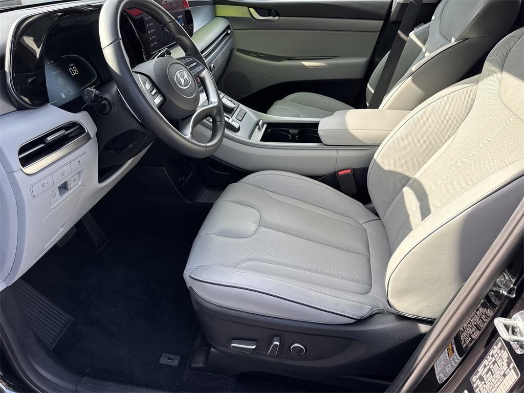 used 2025 Hyundai Palisade car, priced at $35,294