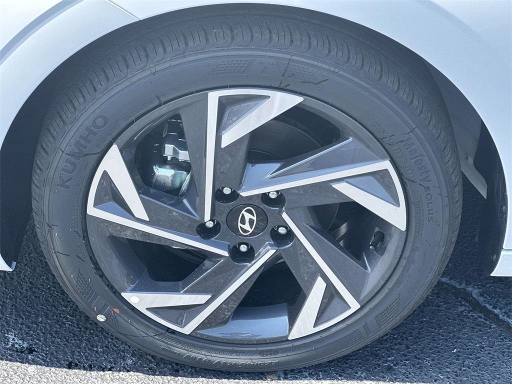 new 2025 Hyundai Elantra car, priced at $23,805