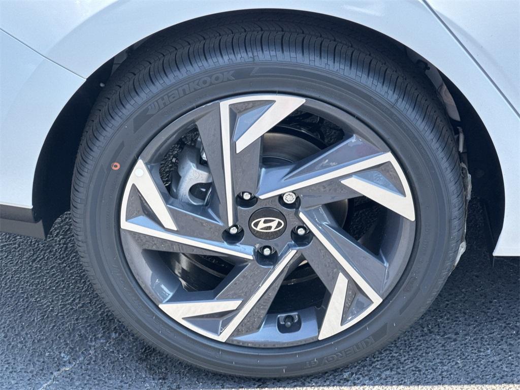 new 2025 Hyundai Elantra car, priced at $23,915