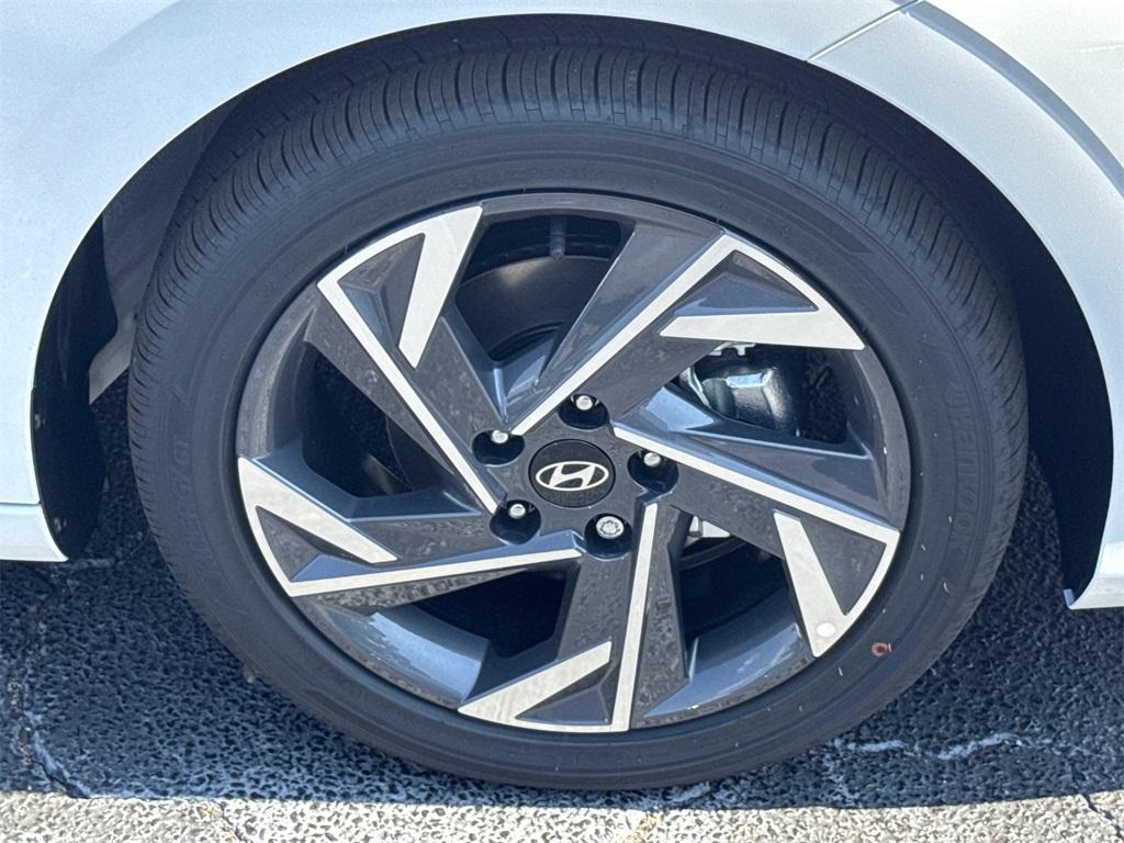 new 2025 Hyundai Elantra car, priced at $23,915