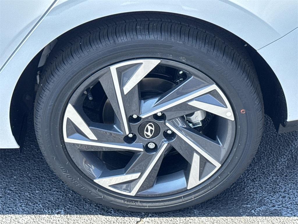 new 2025 Hyundai Elantra car, priced at $23,915