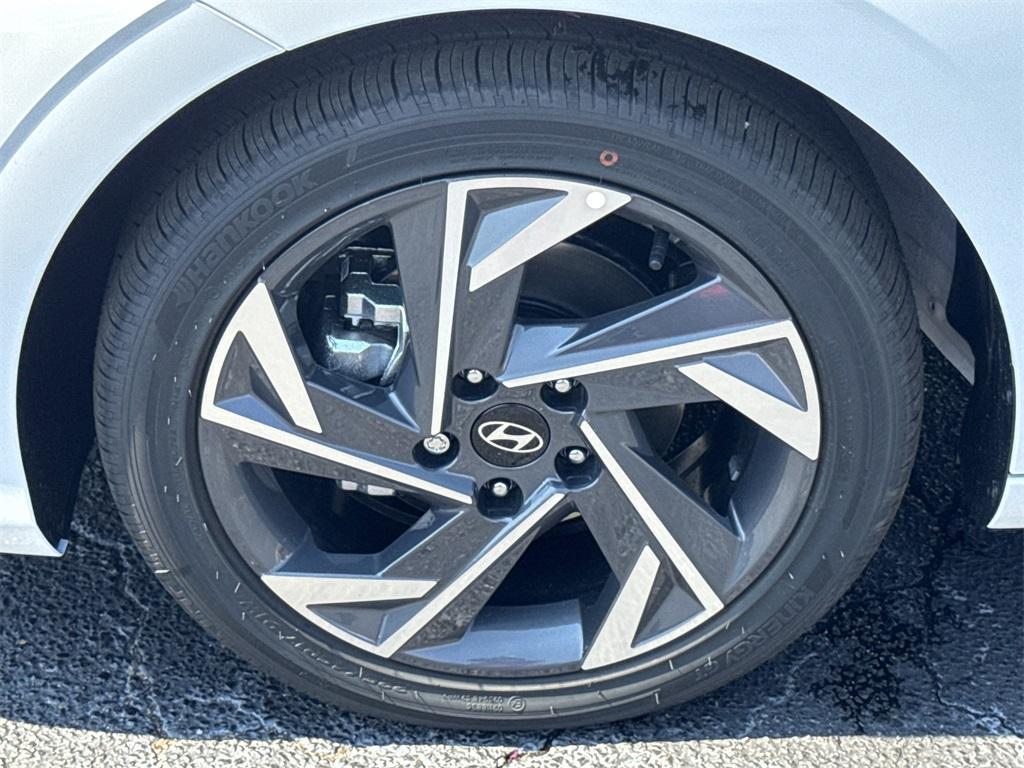 new 2025 Hyundai Elantra car, priced at $23,915