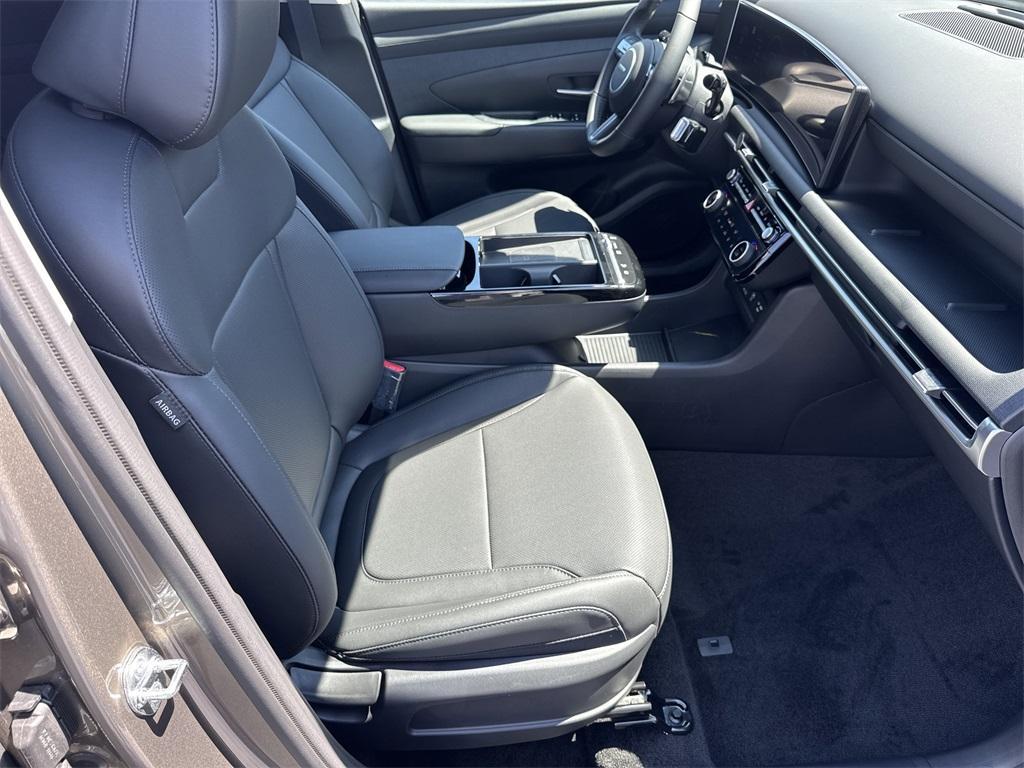 new 2025 Hyundai TUCSON Hybrid car, priced at $38,060