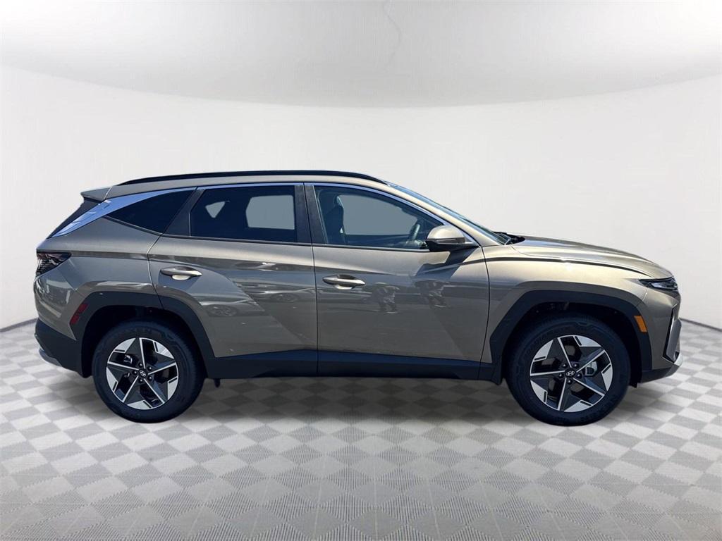 new 2025 Hyundai TUCSON Hybrid car, priced at $38,060