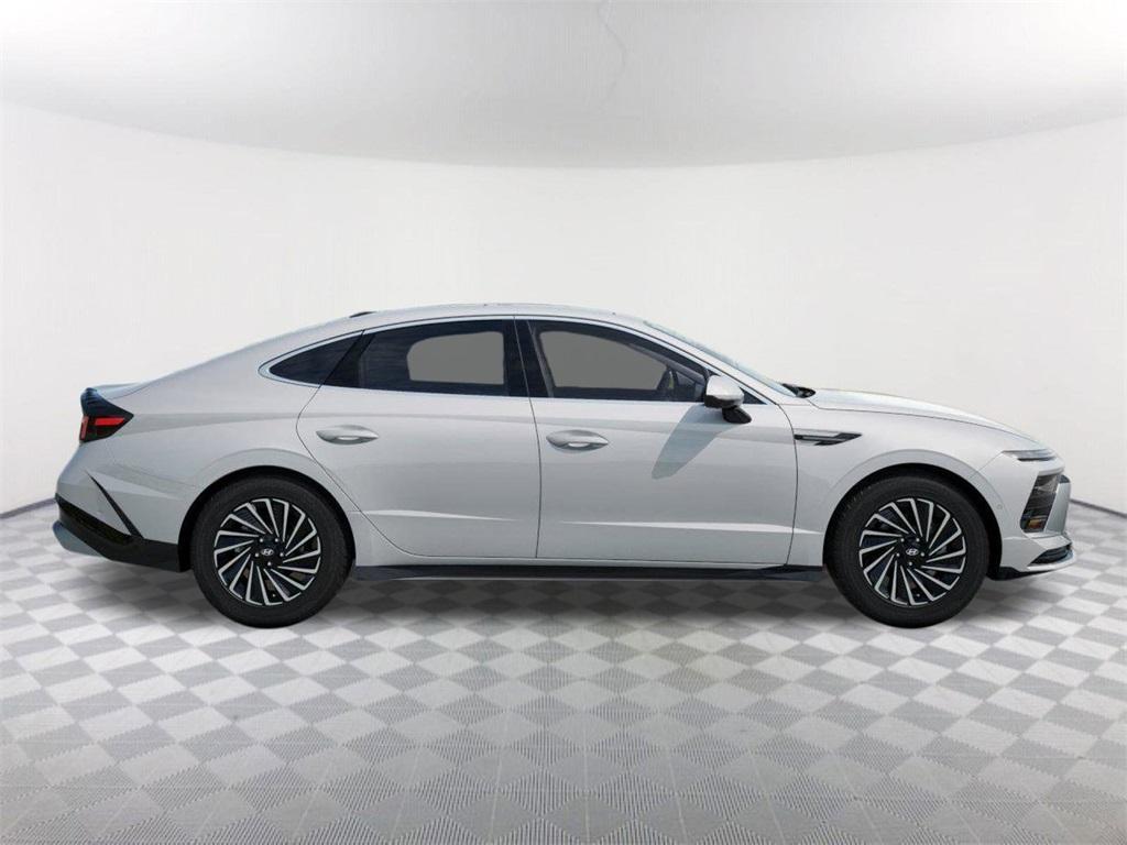 new 2026 Hyundai Sonata Hybrid car, priced at $40,395