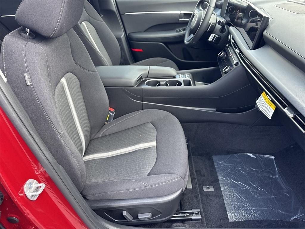 new 2025 Hyundai Sonata Hybrid car, priced at $31,835