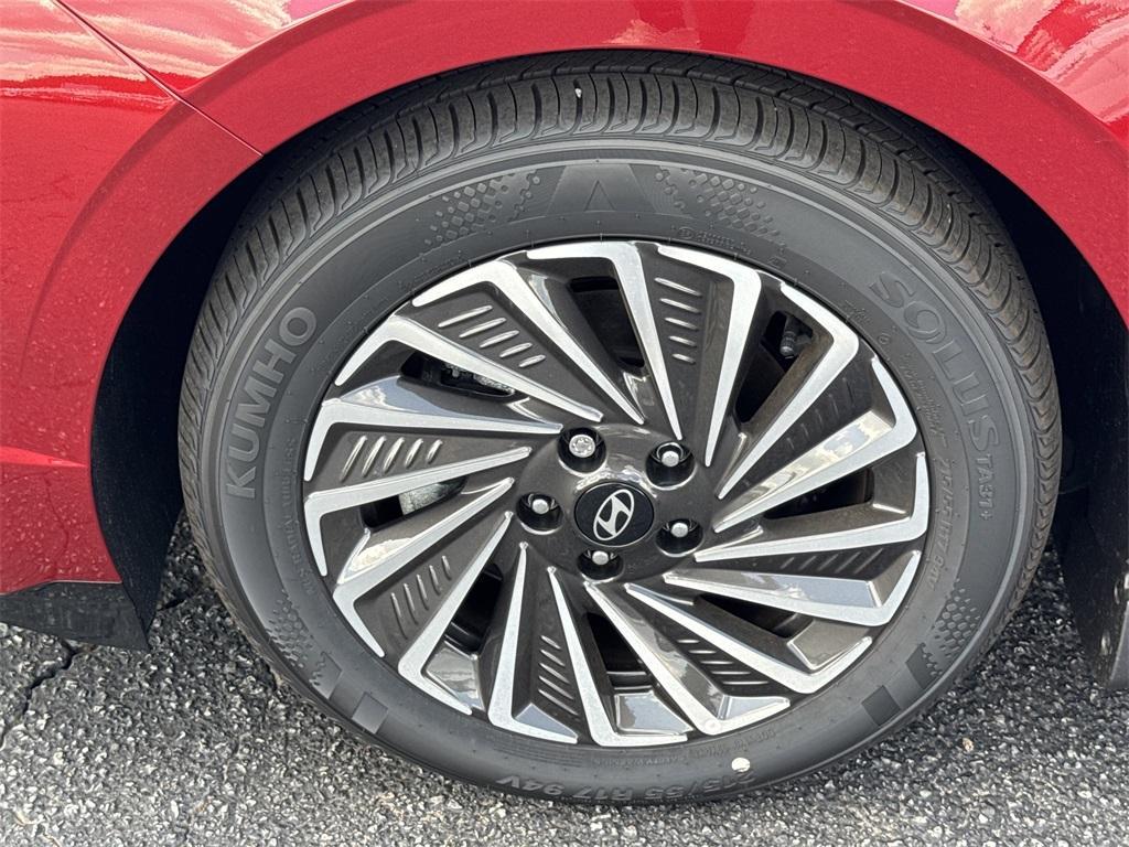 new 2025 Hyundai Sonata Hybrid car, priced at $31,835