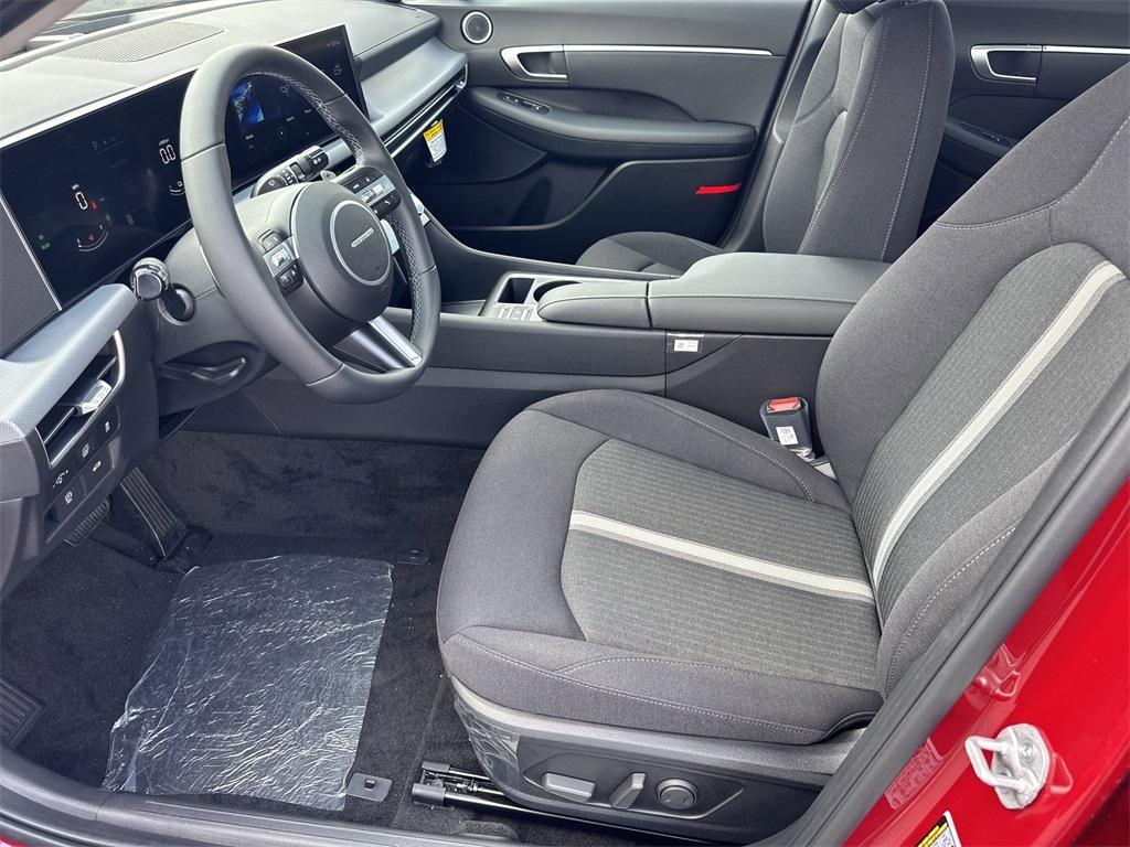new 2025 Hyundai Sonata Hybrid car, priced at $31,835