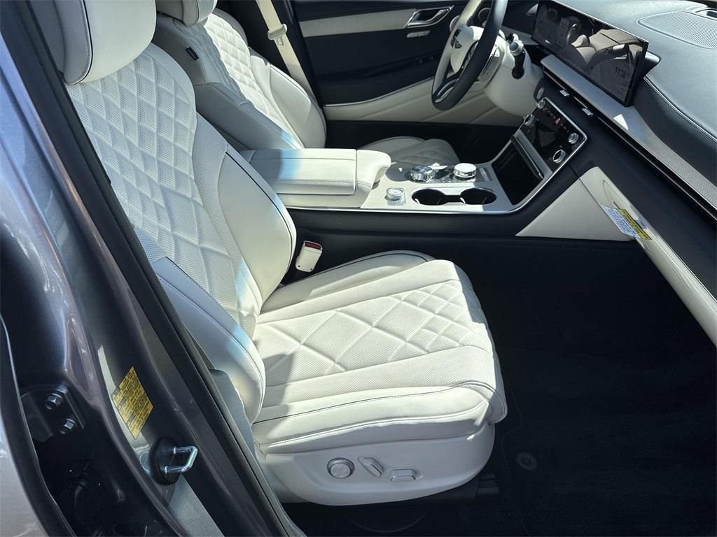 new 2025 Genesis GV80 car, priced at $82,075