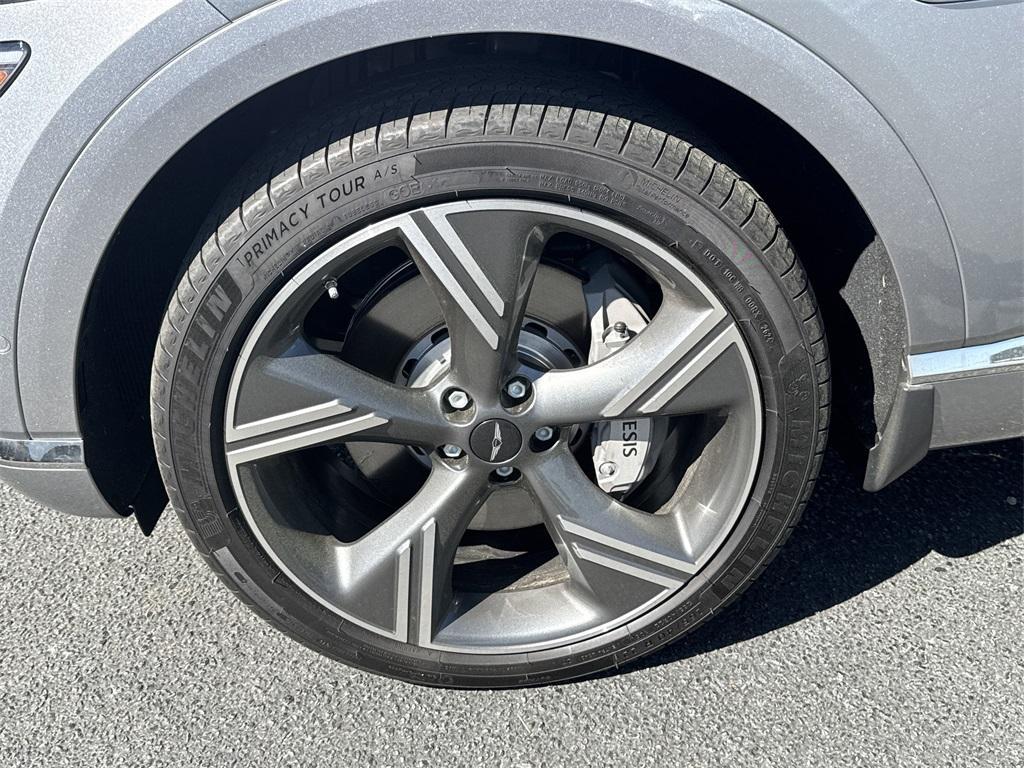 new 2025 Genesis GV80 car, priced at $82,075