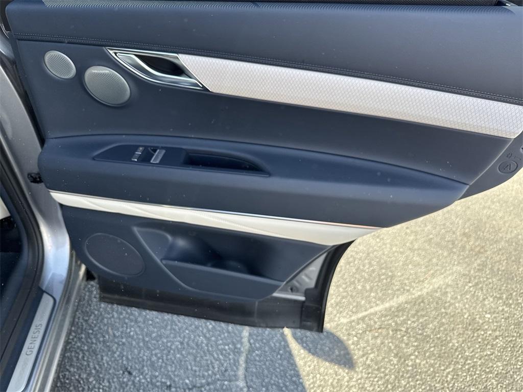 new 2025 Genesis GV80 car, priced at $82,075