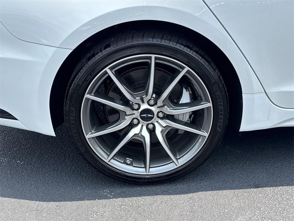 new 2025 Genesis G70 car, priced at $42,782