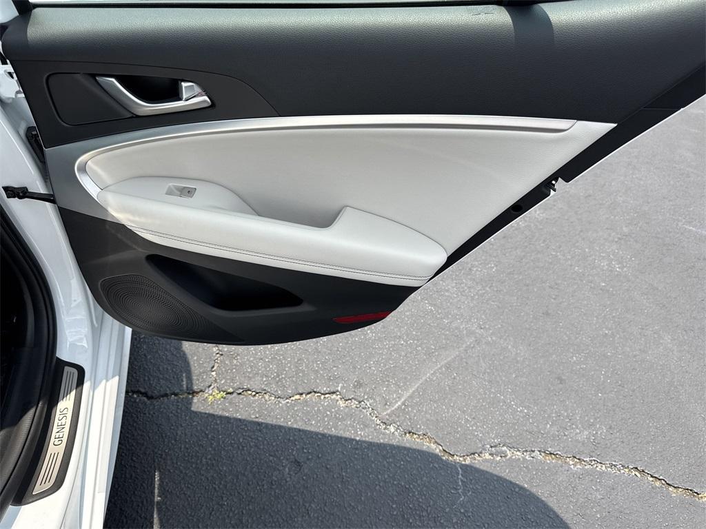 new 2025 Genesis G70 car, priced at $42,782