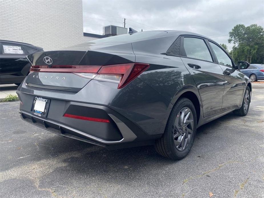 new 2024 Hyundai Elantra car, priced at $23,270