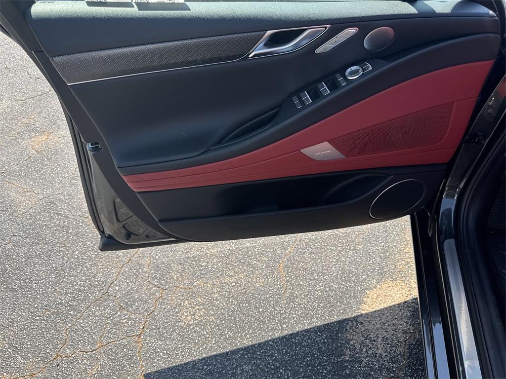 new 2025 Genesis G80 car, priced at $76,530