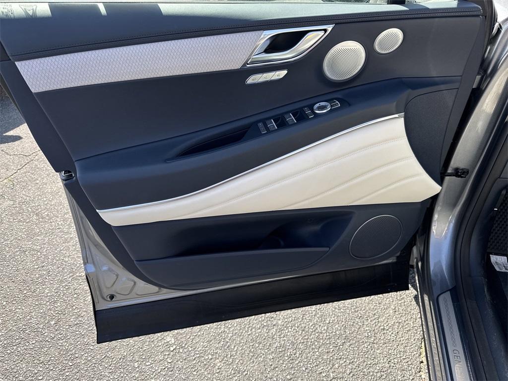 new 2025 Genesis GV80 car, priced at $82,835