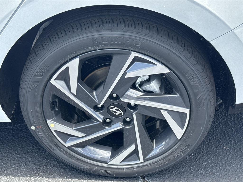 new 2025 Hyundai Elantra car, priced at $23,835