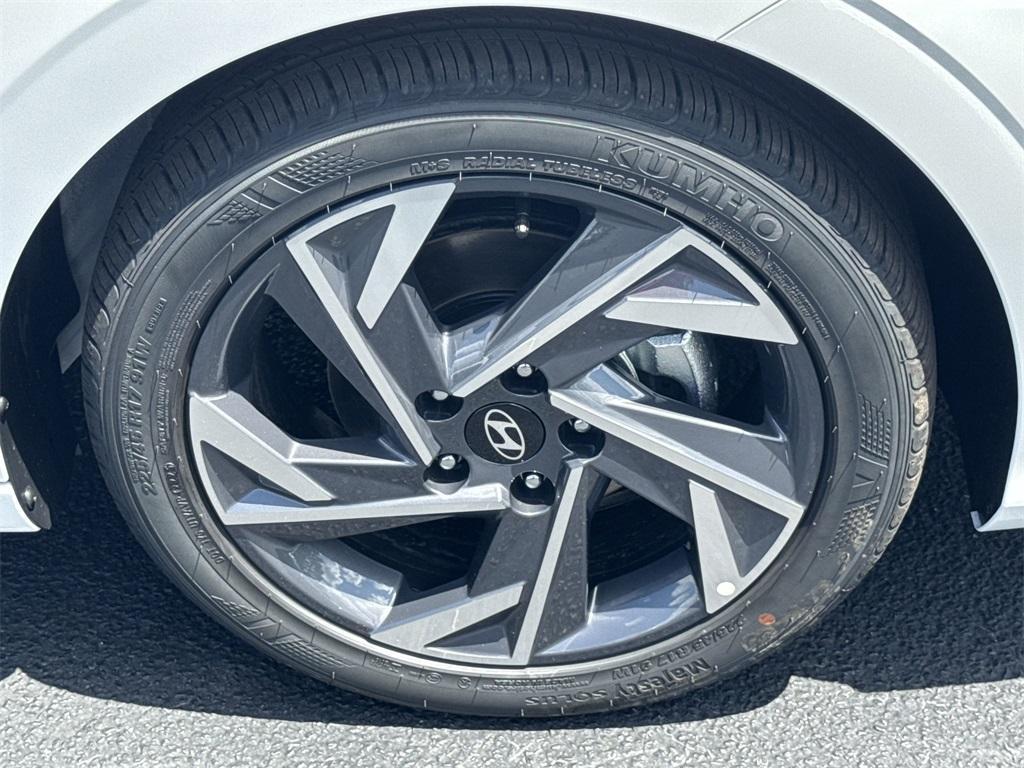new 2025 Hyundai Elantra car, priced at $23,835