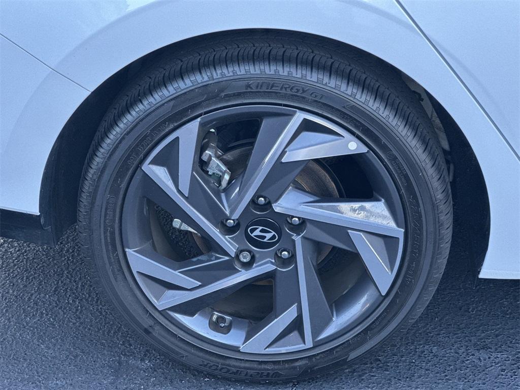 new 2025 Hyundai Elantra car, priced at $25,965