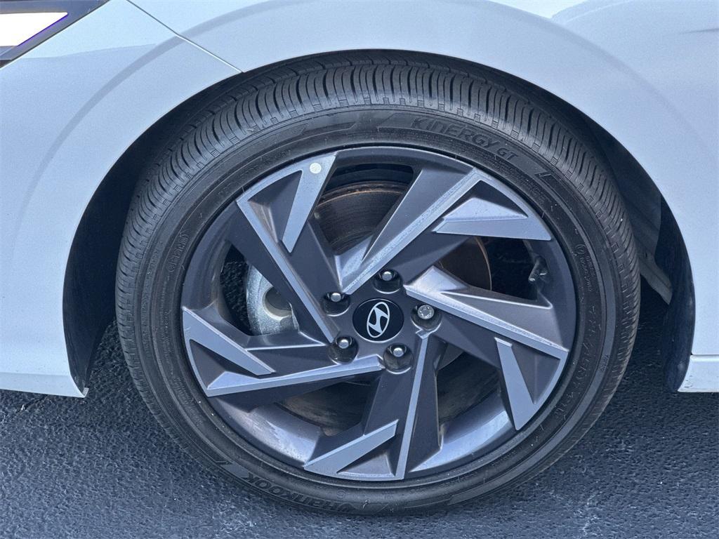 new 2025 Hyundai Elantra car, priced at $25,965
